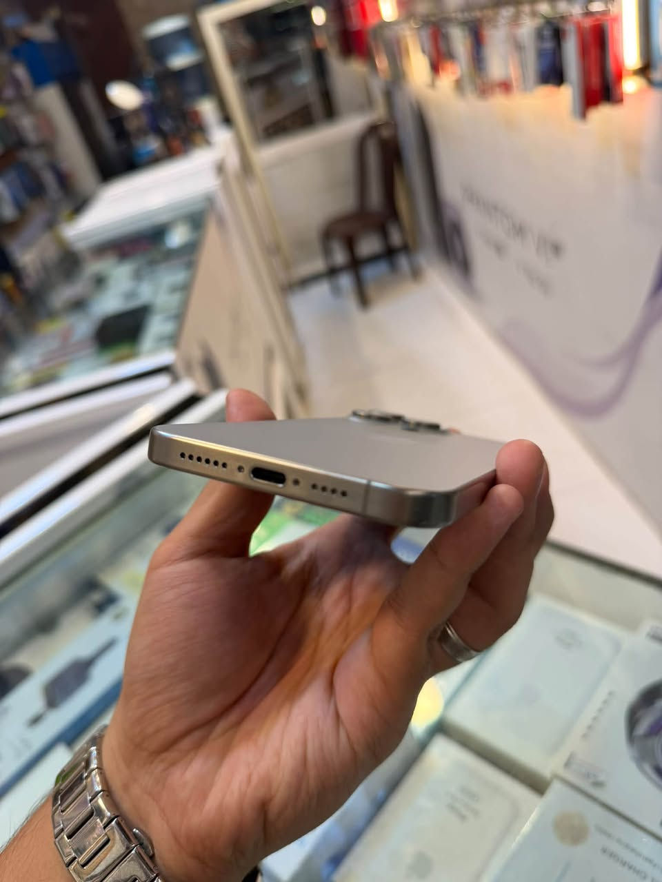 ايفون 15 برو ماكس • ٢٥٦ • بطارية ٩٤٪