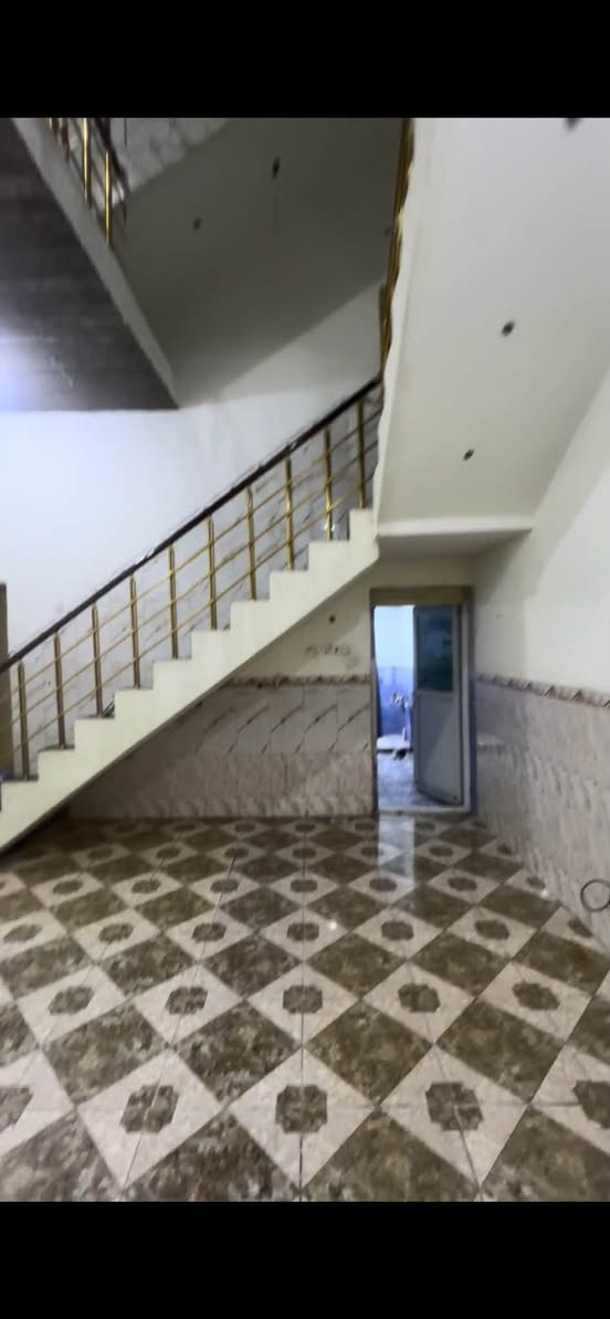 سلام عليكم بيت للبيع وقف سني مسجل اصولي طابقين مساحتة 110 في ابي الخصيب دورة ام زبالة قريب ع السايدين بناء شخصي وليس(سوكاوي)
يحتوي ع ثلاث غرف وصالة ودوانية وحمام داخلي وخارجي السعر63
للاستفسار ***********

نص مكتوب في الصور:
- TikTok @axacuhokg37