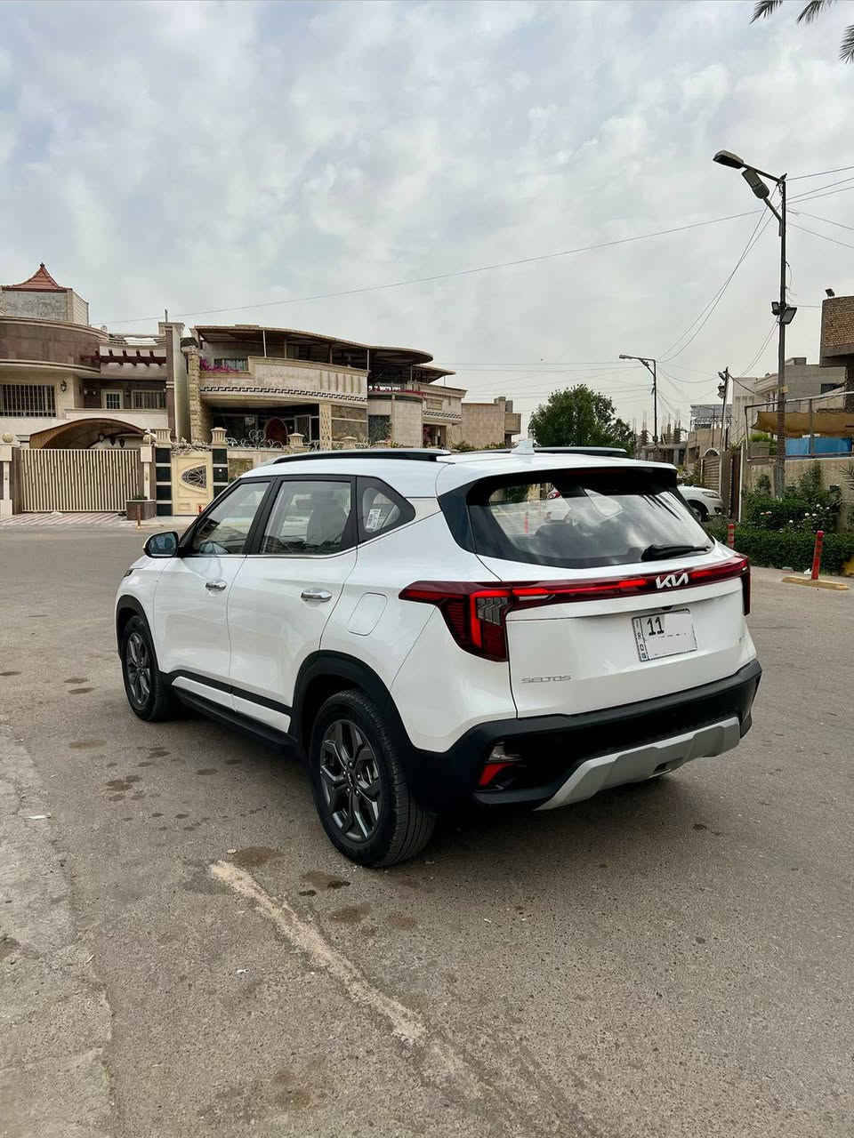 السلام عليكم
كيا سيلتوس 2025 خليجي ابيض صدفي فوول مواصفات 1/1 اخت الزيرو
رقم بغداد الجديد ( انكليزي ) بأسمي 
ماشية 7 الاف كيلو متر
محرك 1500 دوش دبل نوزل اقتصادي ونشط
بانوراما فتحة سقف
بصمة ابواب وتشغيل عدد 2 بصمات مع كتلوكاتها واوراق الشركة كاملة 
كشنات جلد
يدات ابواب نيكل ويل كم تيتانيوم
قطعتين تبريد
هاند بريك كهربائي + اوتو هولد
السبير والعدة مالتها مانازلات من الشركة
رادار مانع تصادم تحديد مسار
كير طيارة 8 سرعات
تحكم ستيرن كامل جهتين 
شاشة كبيرة ديجتل متصلة مع كاميرا دوارة
تبريد شاشة
حساس اطارات
مرايات جانبية كهربائية مع اشارة بالمراية
فول سستم ايرباك عدد 10
اضاءة بالكامل LED زينون
حساس امامي خلفي جانبي
السيارة جديدة جداا شبه زيرو مجرد بيها طخة بسيطة
السعر 178 ورقة قابل للتفاوض 
مكاني بغداد المنصور / قرب مول المنصور
***********

