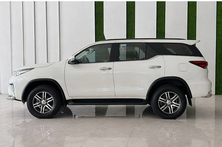Toyota Fortuner-2019
تويوتا فورتشنر موديل2019 رقم اربيل وب اسمي شخصيا
وكالة  خليجي كفالة عامة كلها وضع الشركة 
و ماشية. 37552
خليجي مكفولة

تفاصيل : 
محرك 4 سلندر حجم 2700
فور ويل
7راكب
دبل سويج
تحكم ستيرين
حساس خلفي
تبريد مركزي
سعرهه 267 ورقه مكاني اربيل وهذا رقمي 
***********

-----------------------------------
