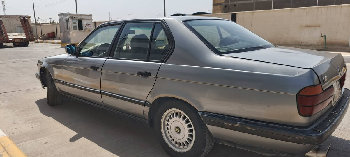 بي ام موديل 92 محوره ففتي 3000 سياره جاهزه من الدعاميه للدعاميه كهربائيات شغاله كلها لايت زينون منظومة تبريد جديده حداديه جديده كير ومحرك الا تحفر الگاع ترايها وين ميعجبك غرفتها نظيفه رقم مميز 4 ارقام كربلاء السنويه لل 27 مكاني الناصريه المركز سعرها بلاش للطيبين 45 وبيها مجال اتصل وادلل تليفون ***********
