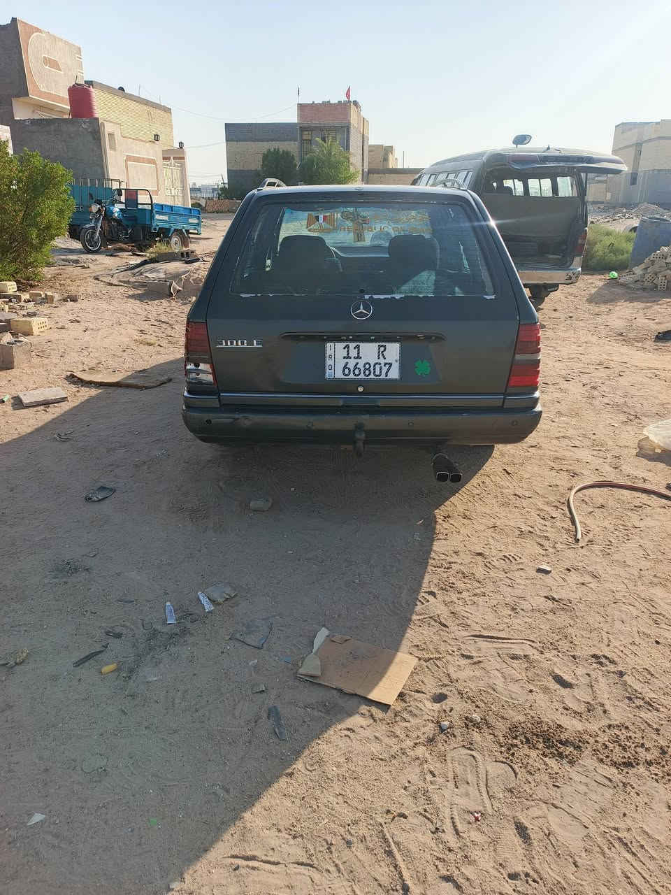 مارسدس دب استيسين لبيعرقم بغداد انكلزي مكاني كربلاء السعر ٥٠ ***********
