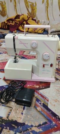مكينة خياطة • دواسة • شغّاله