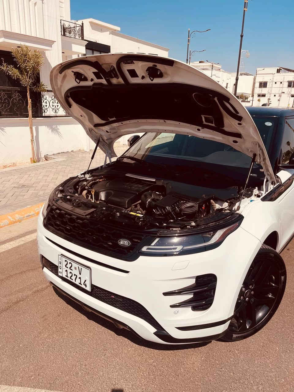 Land Rover Evoque R-Daynamic se 
سيارة فول فول فول مواصفات 
بدون صبوغ بدون ايرباك بدون دواخل ٪؜١٠٠
فقط باب سايق مبدل بيلادي 
مكان صغير قلم كاري 
باقي دعامي لدعامي شرط 
سعر اتصل : ***********-*********** 
اربيل أربيل, العراق
