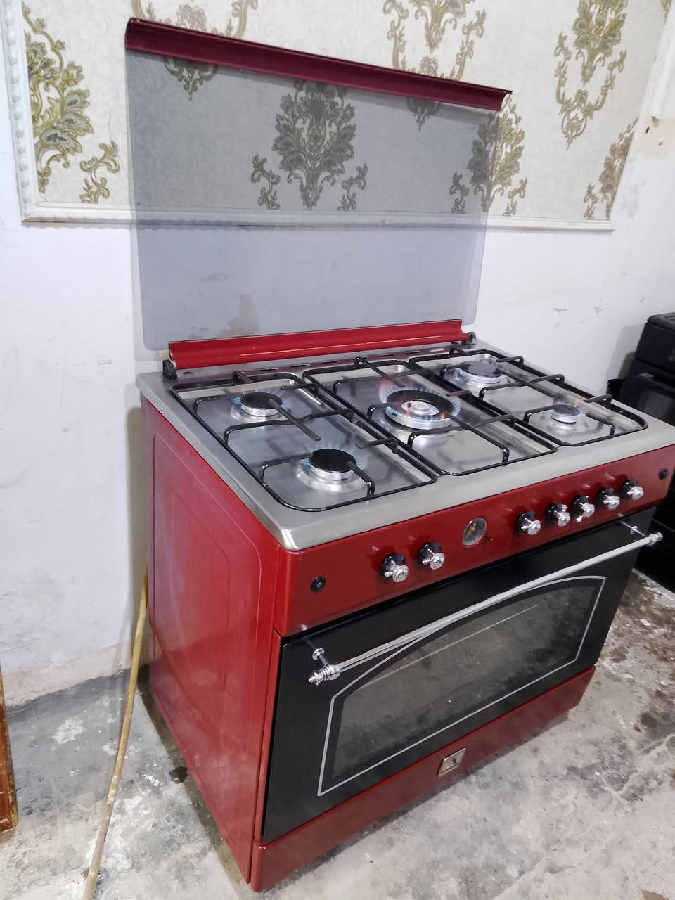 طباخ يطالي شرط الفحص مكان بصره زبير ويوجد خدمه توصيل جميع المحافضات التواصل على هاذه رقم ***********
