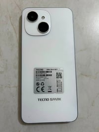تكنو سبارك 40c  ذاكره 256 عشوائيه 8  بطاريه 6000  جهاز نضيف جداً مستخد...