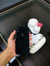آيفون XR • ٦٤ جيجا • بطارية ٧٩%