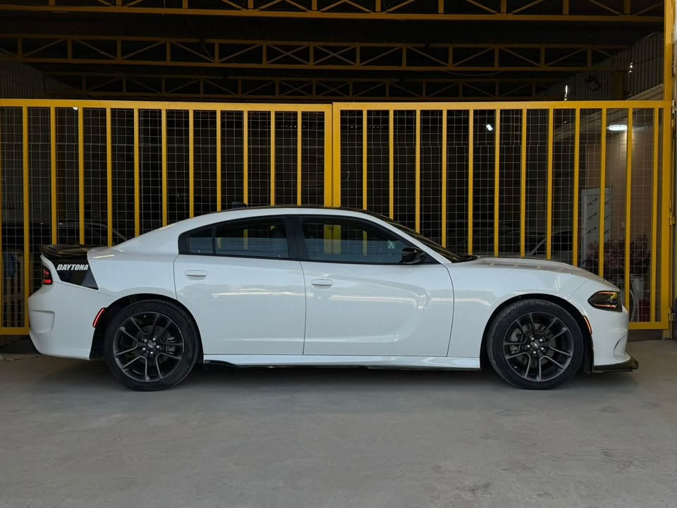 23. لاص كول دايتونه اصل. حادثه. بيبان ثنين تبديل بدون صبغ. وارد كندي ماشيه ٣٨ الف كيلو 
***********
