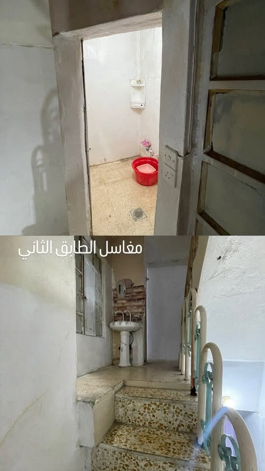 دار للبيع طابقين🏠
سند طابو صرف 📝 
الموقع:حي الزهراء(صدام) المربع الذهبي مدخل فرع الدرايج قرب جامع الشاكرين  [موقع المنزل موضح في الصور]
مساحة البيت:200متر مربع 
واجهه 10م
عمق20م
تصميم البيت نفه ومستغل للمساحة بشكل جميل
الطابق الاول :كراج يتسع لسيارتين،هول وسطي،مطبخ واستقبال وغرفتين في الصدر،صحيات،منور
الطابق الثاني :بنفس ترتيب الطابق الاول هول وسطي وصحيات واربع غرف 
اثنان منهم مطلة على بلكونة 
(علما ان احد الغرف فيها تاسيسات صحية وتصلح كمطبخ) 
الطابق الثاني له درج خاص وباب من الكراج (يعني الطابقين قابلين للفصل او التأجير لوحده)
بيتونة وسطح علوي كبير على مساحة البيت بالكامل 
  
للتواصل ومعرفة السعر والتفاصيل الاتصال:***********
