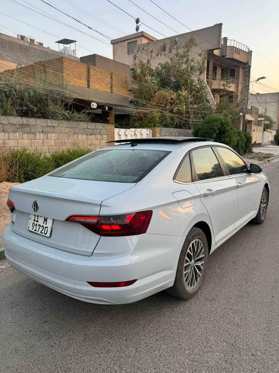 السلام عليكم
فوكسواكن جيتا 2019 وارد امريكي
ماشيه 66 مايل رقم بغداد باسمي الجديد 
سياره على ايدي صار 3 سنوات الحمدلله جاهزه كير محرك مكفولات بيها صبغ قطعتين ومصلحه باميركا وصور الحادث والتصليح عندي مكاني بغداد العامريه والسعر 115 ورقه مال بيع لان ماكو بهيج سعر وهيج موصفات وحادث بسيط جدا  والسياره فول الفول GT 
*********** محمد
