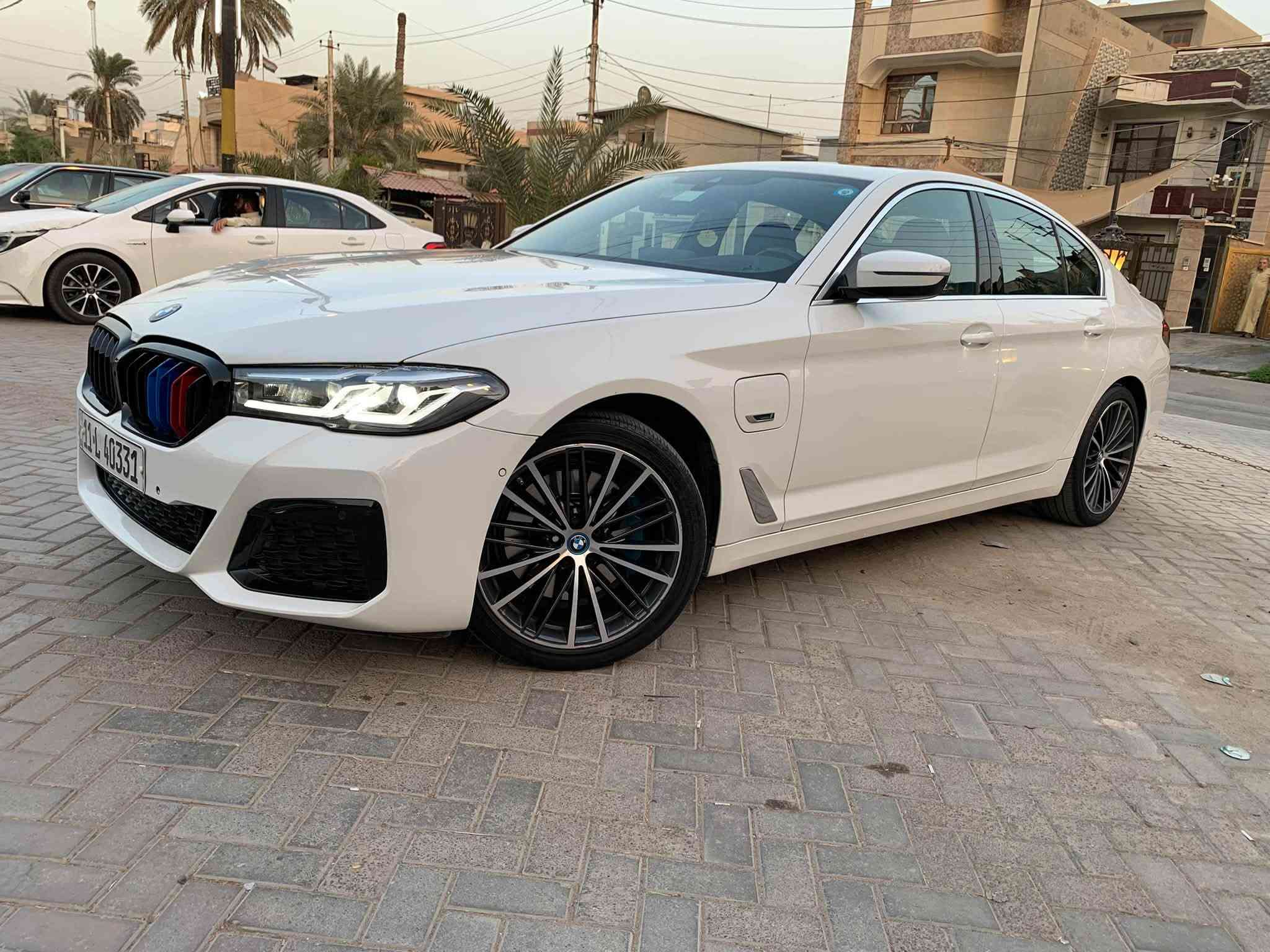 BMW 530e موديل 2023 بلكن
التفاصيل بالصور

نص مكتوب في الصور:
- Bmw 530e 2023 حادثه فقط جاملغ خلفي ماشيه 57000 ميل للبيع فقط موجوده بحي جامعه *********** 31.500$