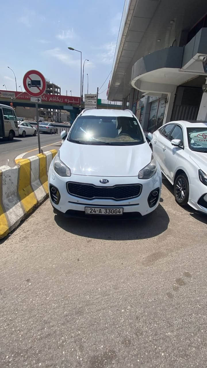 كيا سبورتاج ٢٠١٧
ماشية ١٨٥
رقم دهوك 
مكان اربيل 
بدون صبغ مع ملاحظات بسيطة موضحة بالصور
والسنوية الى ٢٠٢٨
السعر 158 ورقة ومجال بسيط
تواصل
***********
*********** أربيل, العراق

