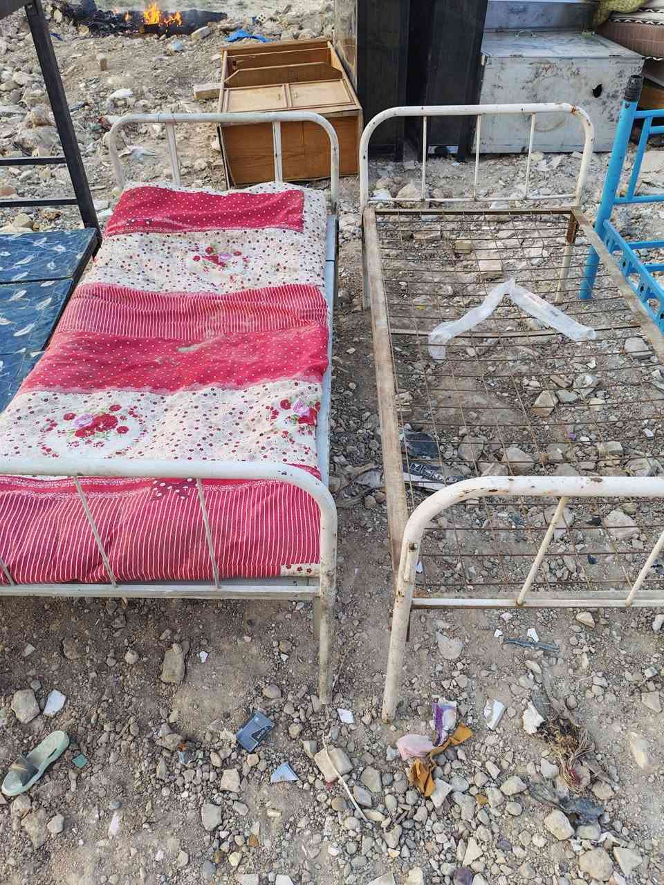 جرابي نضيفه ام نفر على 30 والسوده الطابقين 50 موجود فقط وتس اب او الاتصال مباشر على رقم ***********
