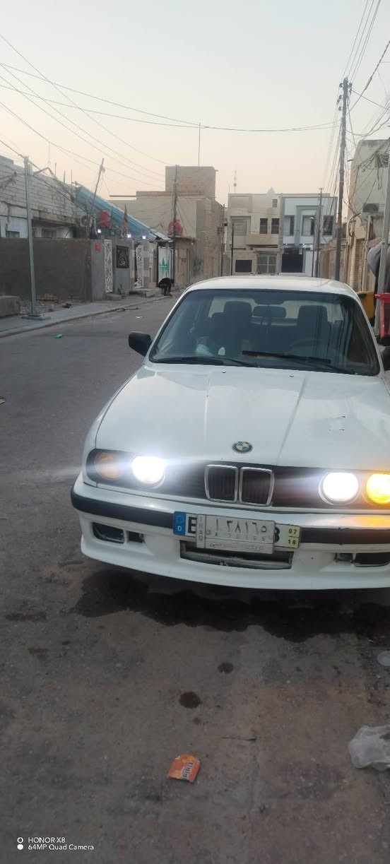 سلام عليكم من رخصة صاحب الكروب bmw زعره  للبيع موديل ١٩٨٧   اوتوماتيك بلادي ٦ سلندر مفتوح رقم كربلاء سنويتهه ٢٧ تنتهي مال تعمير رقمي بي وات ساب ٢٠ ورقه وبيه مجال قليل الشراي يتصل *********** مكاني نجف
