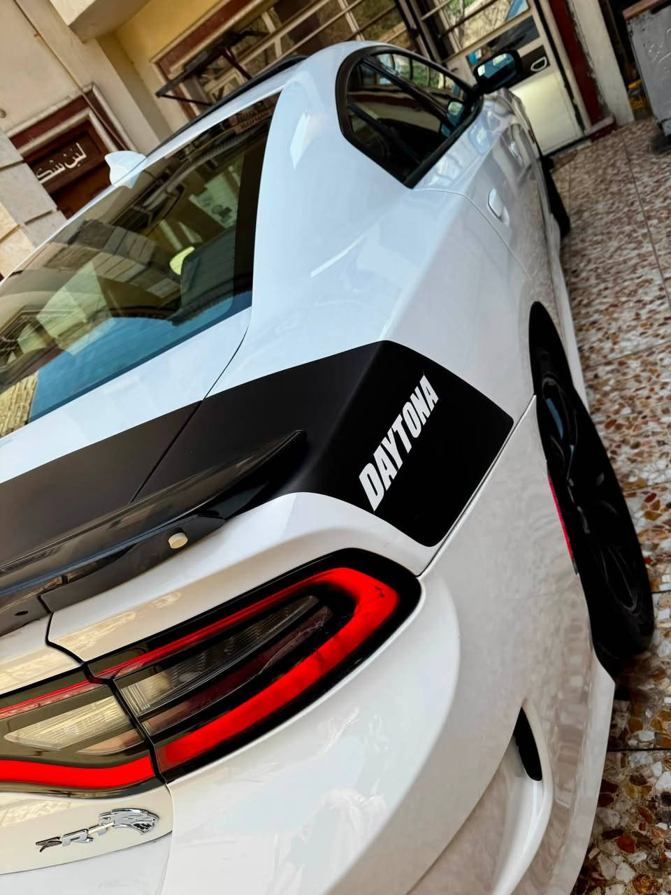 السلام عليكم جارجر 2018  sxt بلاس يعني اعلى فئة بل جارجر حادثها جداً بسيط بجم كبس بيها جاملغ خلفي ونص الجاملغ الامامي فقط وبابين مبدلات اصليات بدون صبغ السيارة عليها اضافات خير من الله مصروف عليها كومة موصفات بصمة كشنات ميموري كشنات كهرباء جلد فتحة حساسات امامية خلفية كشنات تدفئة تبريد كشنات خلفية تدفئة رادارات كامرة خلفية شاشة كبيرة وباقي الموصفات المعروفة السعر 180 وبيها  بغداد السيدية مجال حك الجية رقمي ***********
