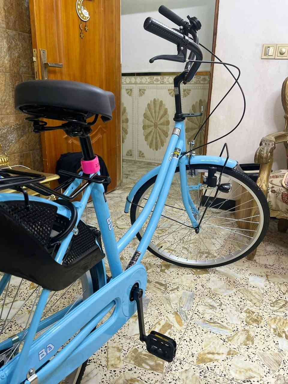 بايسكل بيدي
موديل 2021
نضافته فول 
قبل شهر مشتري 
للون سمائي
باسكل مختم 
حجم 26
السعر 150 وبي مجال قليل 
العنوان بغداد يم اقواس بغداد  
الرقم *********** وبي واتساب
