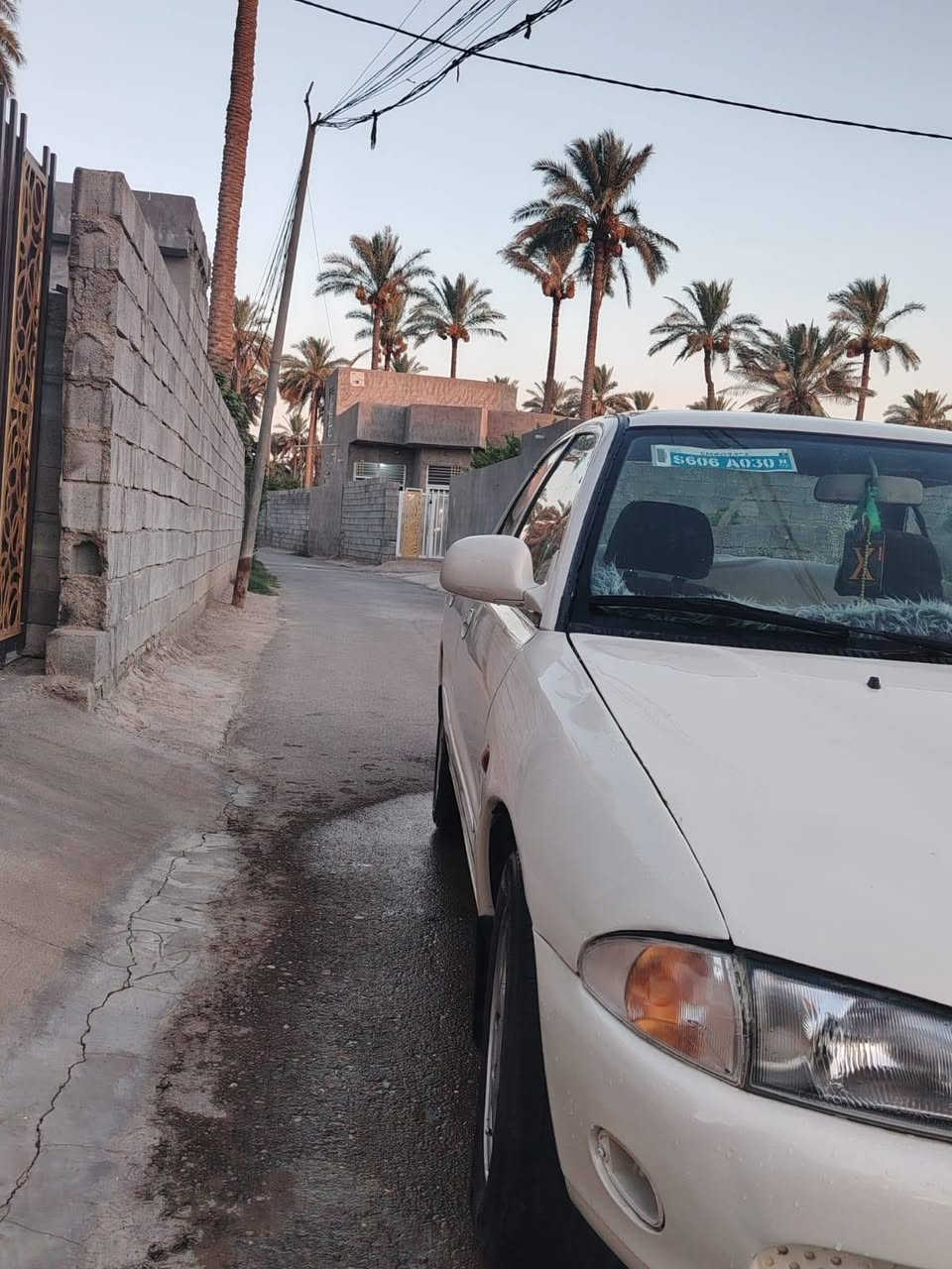 سلام عليكم
بروتون 2004 
لون ابيض رقم شمالي دولي بسمي 
سياره مكفوله بيه طخه بالجامرلغ الامامي الايمن بخشم الجامرلغ 
باقي كفاله سعرها ٥٤ بيه مجال 
صلاح الدين بلد او ضلوعيه 

+***********
