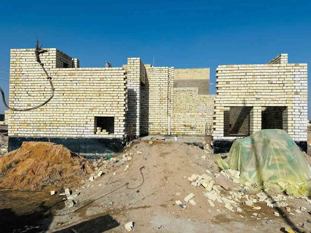 السلام عليكم ورحمة الله وبركاته خلفه متفرغ طابوق بلوك شغل استلام مهندس كادر كامل اطلع محافضات اذا شغل مستمر ***********
