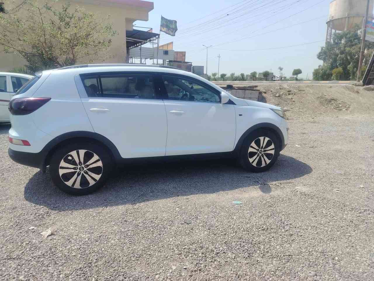السلام عليكم كيه اسبورتج موديل ٢٠١٤ رقم ديالئ مبدل بيهه باب اليمنه الامامي والخلفي السعر ١٣٥  رقم الهاتف***********
