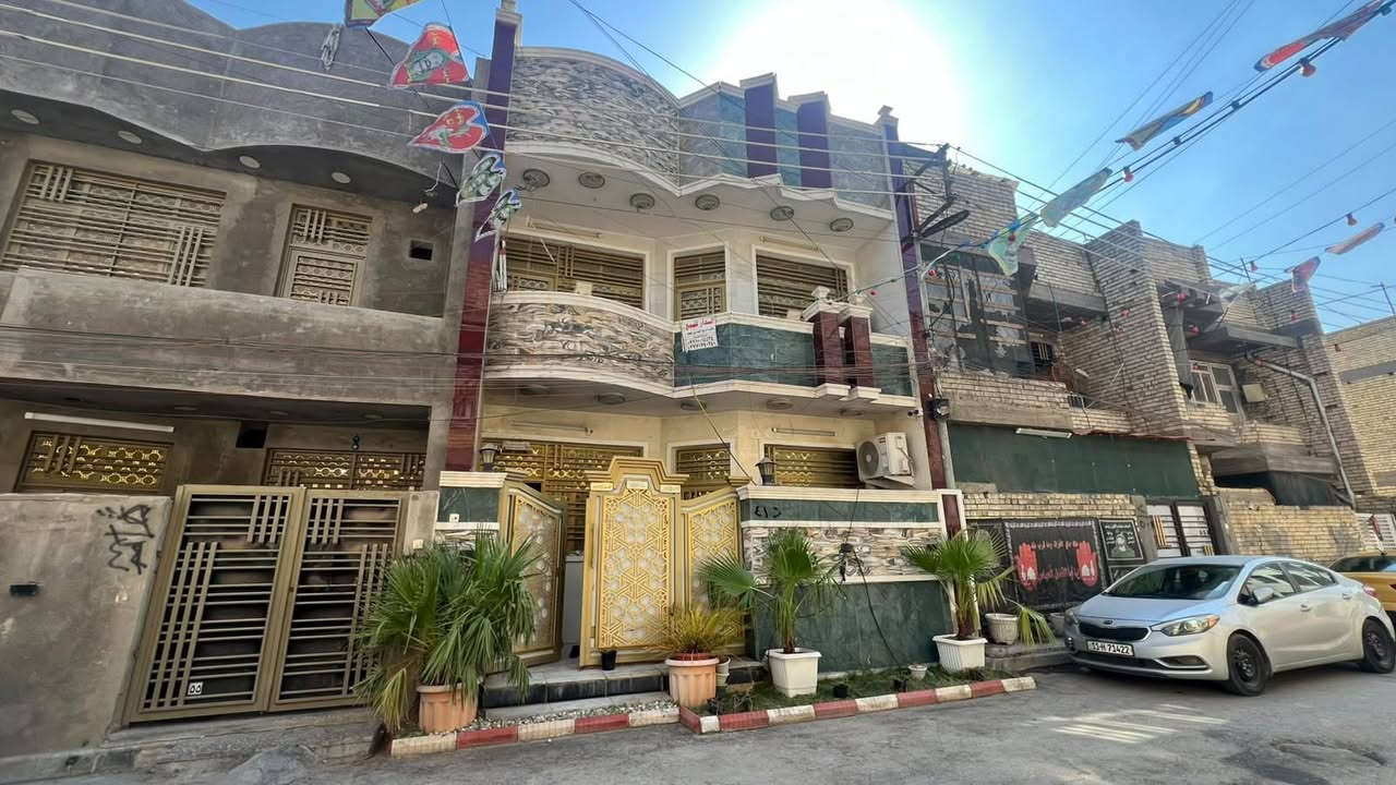 للبيع بيت طابو زراعي سند ٢٥م واجهة ٧.٥  بي بابين امامي وخلفي يعني نافذ على شارعين ( زنجيل ) بناء حديث ومضبوط مال جناي ومتوفرة كل الخدمات بالمنطقة وقريب جدا  على الشارع العام مال الشعب
حي البساتين (حي الربيع النموذجية )
موبايل/***********
