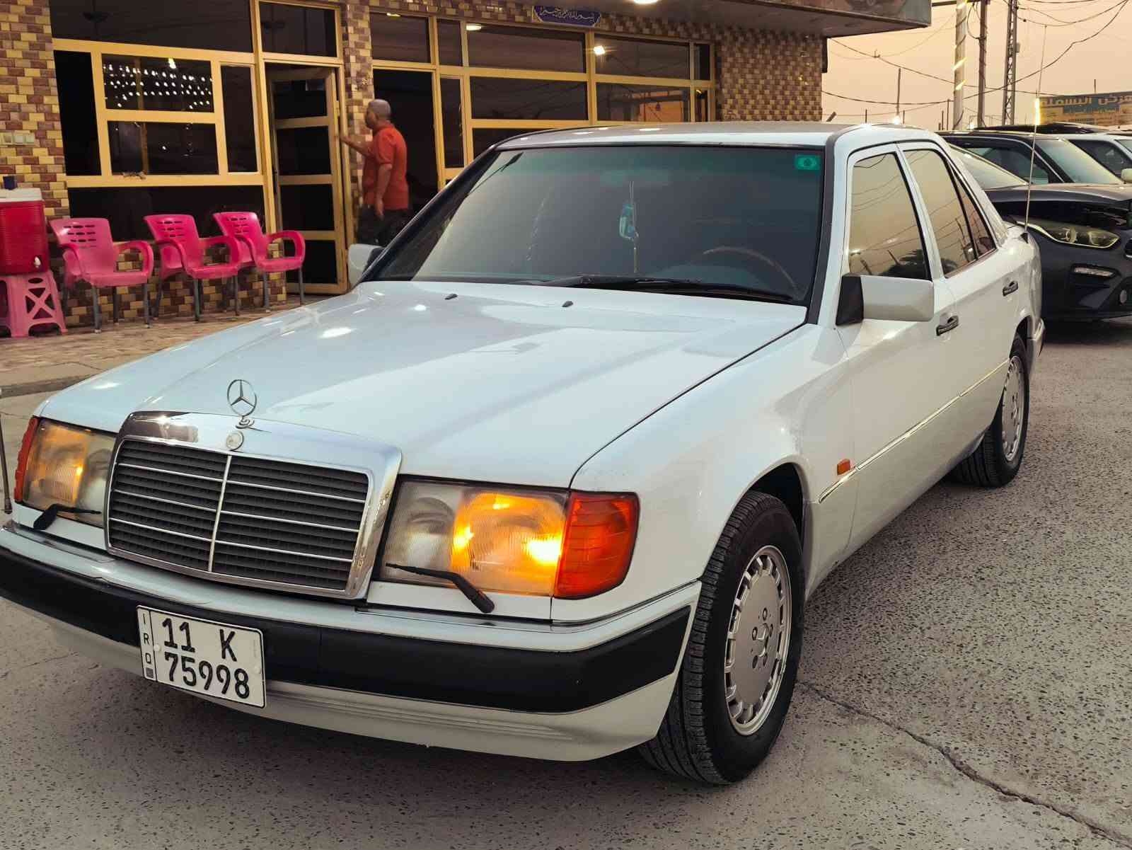 السلام عليكم
للبيع او  مراوس بكوري فقط مرسيدس دب قبغ اسود موديل 1988 رقم بغداد انكليزي 
مكينة و گير كفالة   من الحادث ولصبغ 
قواعد دبل سليمة من الخياس 
صدر امامي خلفي 100% 
حداديه من الدعاميه للدعامية جديده شادها قبل اسبوع 
السيارة مانقصها برغي ترايك للبصرة 
منضومة تبريد جديده ثلج 
باتري جديد 
دبل فيت بم جديد 
فلتر بانزين +فلتر عنكبوت 
نوزلات كصة اخو الجديد 
بلكات جديد 
عنكبوت جديد تنسى شي اسمه اصراف
شيال گاردن جديد ادامة 
اريل كهرباء جديد 
أخوان الشراي يتصل مو شراي اترجاك لتعبني لان شبعت وعود 
مكاني النجف الاشرف 
السعر 75
بيها مجال قليل  حگ الجية
للاستفسار 
الاتصال 
*********** واتساب النجف, العراق

