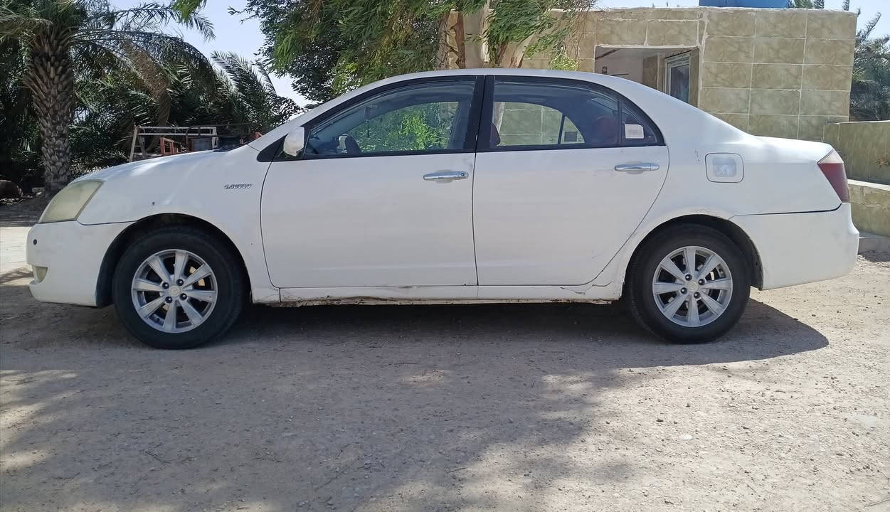 السلام عليكم،سيارة جيلي موبل 2012 بلادية لا ضربة ولا تبديل حداديه طخم تاير تبريد بارد مكينة لا تنقيص ولا تبخير رقم انكليزي ميسان بسمي شرط التحويل مكان ميسان السعر 39.
الرقم ***********
