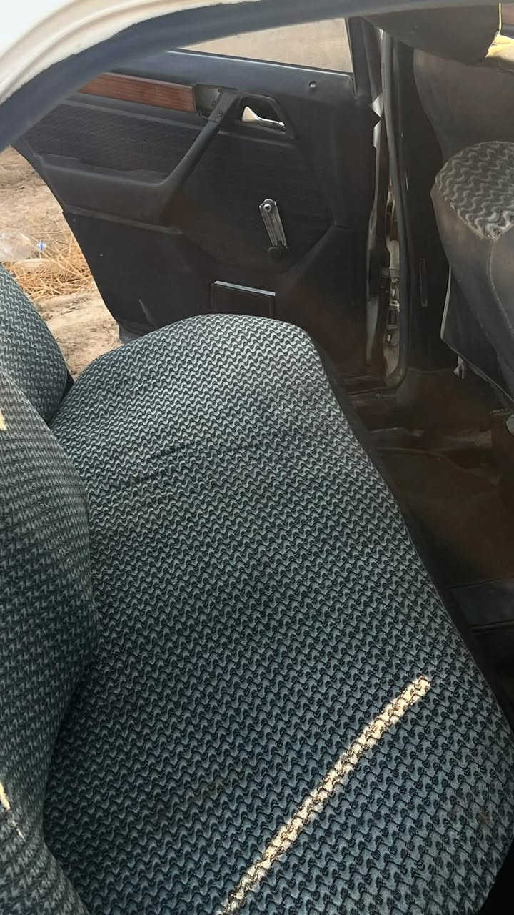 مارسدس دب للبيع  مكينة وكير بطه حاويه سياره راعيها ما ندله بيها سنويه  بيها  ١٣ ورقه 
***********
