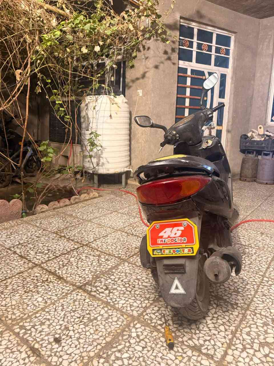 دراجه بريز نقص بيه بس كابريتر سعره من الخير 300والله تشد كابريتر. وين متريد روح لا وكفتك رجعه مكاني بغداد زعفرانية رقمي (***********)
