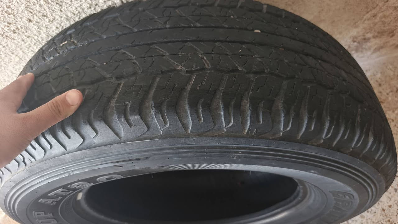 سلام عليكم 

ثلاث تايرات نظيفات كلش 

تك 17/65/285 دنلوب

تك 17/70/265

تك 17/65/265 دنلوب

مكاني نجف

نص مكتوب في الصور:
- 17/65/285 17/70/265 17/65/265