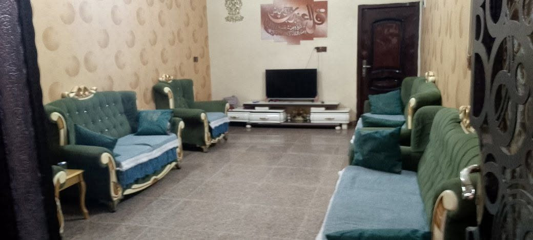 بيت لبيع مساحة 80 متر واجهي 4طابقين ونص العنوان بغداد نعيرية يم مدرسة حمورابي قرب شارع محمد القاسم مربع الذهبي ***********السعر205 بية مجال قليل لطبين
