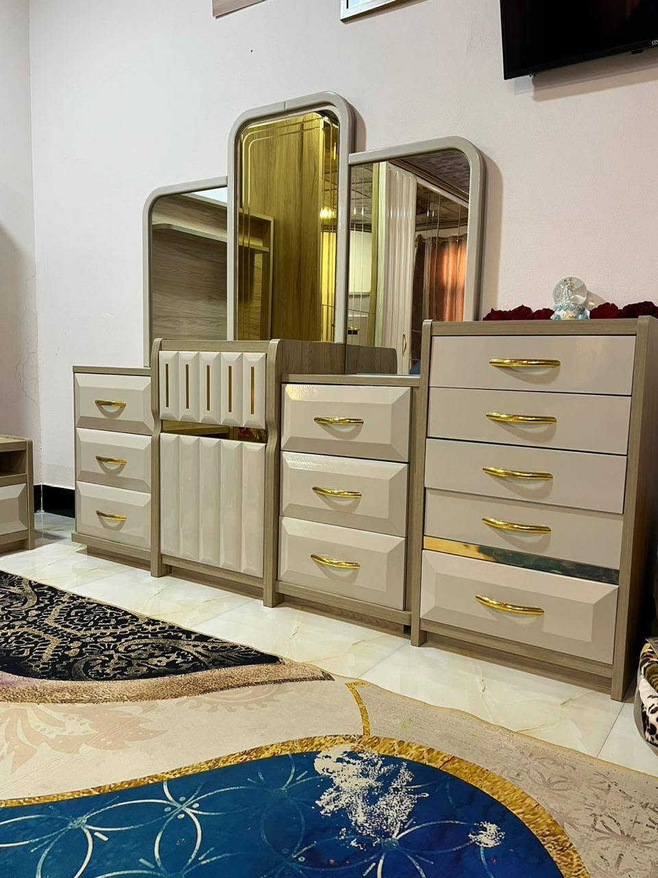 غرفة نوم مستخدمة قليل للبيع  نظافة 10/10 ديالى ناحية السلام 
للأستفسار ***********
