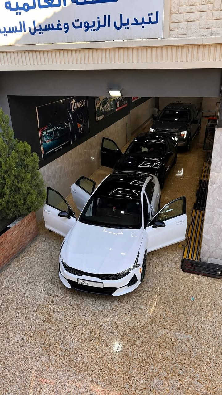 السلام عليكم ، للبيع كيا K5 2024 لون ابيض مواصفات GT_line محرك 1.6 توربو ماشيه 43 الف مايل 
السيارة رقم اربيل كلين تايتل حادثها دعامية خلفية فقط مكانين PDR صغار ، السيارة ليبل واحد ، رقم الشاصي وصور الحادث مرفقة 
مكان السيارة موصل ، السعر 🔥🔥 
للتواصل : *********** غير متواجد على الماسنجر
المواصفات ⬇️
🔴 فتحة سقف بانوراما 
🔴 كشنات جلد 
🔴 تحكم كشن كهرباء
🔴 تدفئة كشنات
🔴 تحديد مسار 
🔴 مثبت سرعة
🔴 قيادة آلية 
🔴 رادار مانع تصادم 
🔴 رادار نقطعة عمياء 
🔴 لايتات ليد
🔴 بروجكتر ليد
🔴 اشاير بلمري 
🔴 انظمة قيادة 
🔴 طخم تايرات جديد 
🔴 شاشة جبيرة 
وبعد معروفة مواصفات ال GT_line

نص مكتوب في الصور:
- iQ
- 000-40406836 - 09/26/2024 - IAA Inc. BidFax.info