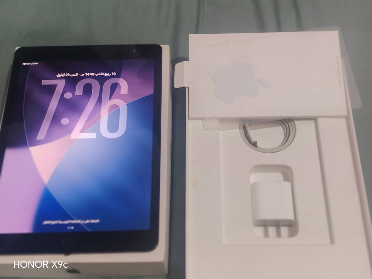 ايباد 9 ابل البطاريه 94 مامفتوح ابد. غراضه كامله بس شخوط قليله بل ضهر السعر 250 الرقم ***********

نص مكتوب في الصور:
- HONOR X9c