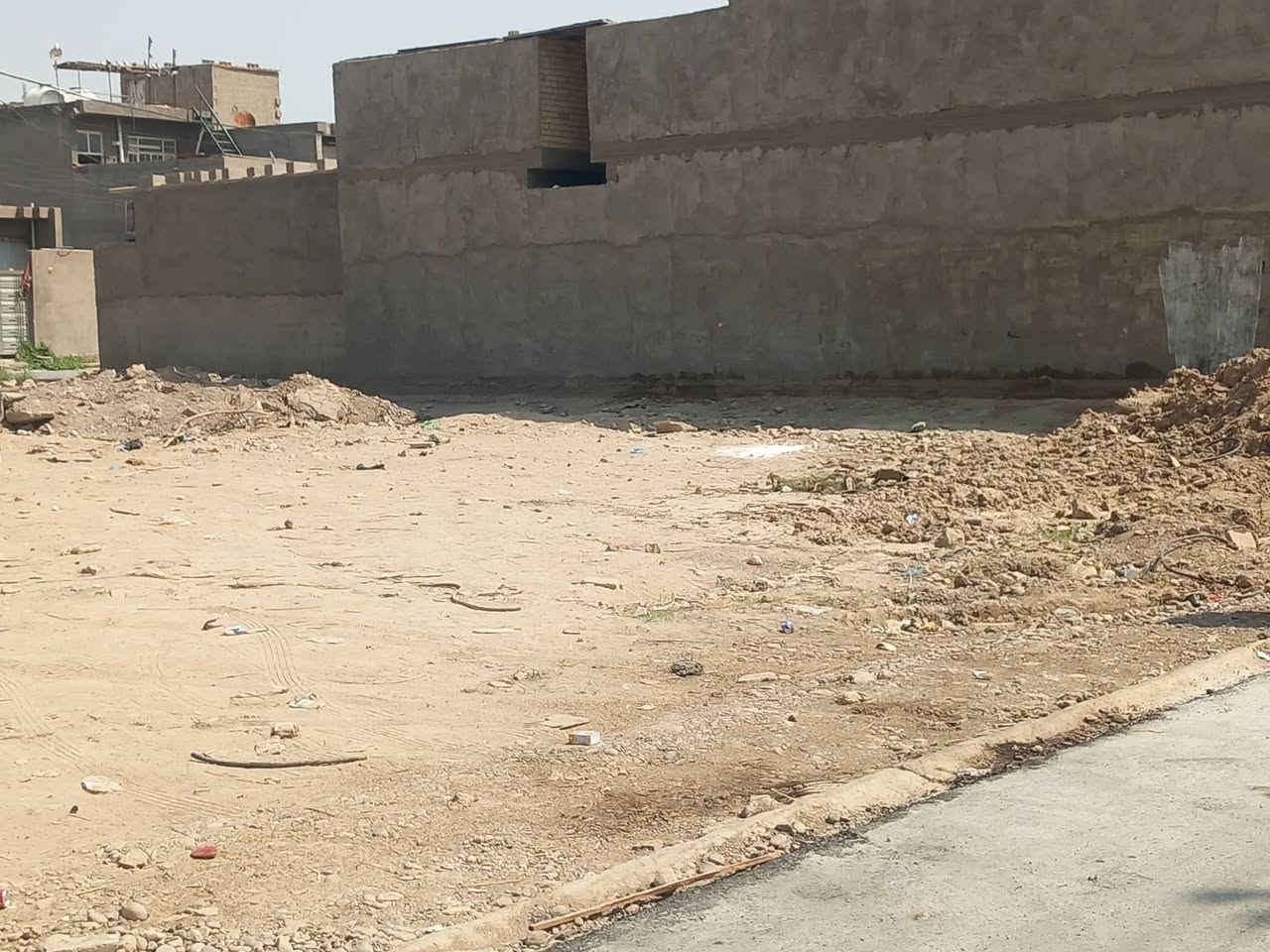 السلام عليكم بيع مستعجل 
قطعة أرض للبيع مساحة ١٠٠ متر  ٥ في ٢٠ 
زراعي ٢٥.  المعوقين فرع بيت برهان  
كافة خدمات 
للتواصل 
***********
