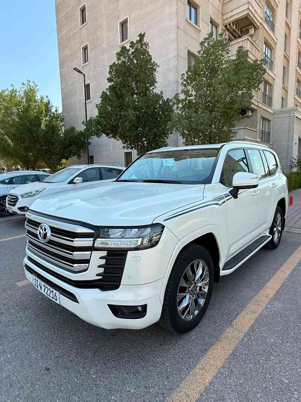 لاند كروز موديل 2022 ساز ام ضمان 

سياره GXR ام تطبيق وشاشات 

مكفول كفاله عده إصبع PDR

ماشيه 66 الف كيلو متر 
‏المواصفات :

-المصابيح:  LED

-كاميرا  

-نظام الصوت JBL

- محرك 6 سلندر 4000 

‏‎- فتحة سقف ( سلايد ) 

-٣ شاشات 

- شاشات ترفيه خلفية

‏‎- مقاعد جلد-تدفئة-تبريد

‏‎- مقاعد كهربائية 

- مقاعد امامية تبريد 

- ⁠تبريد وتدفئة امامي خلفي 

‏‎- بصمة الابواب 

‏‎- صندوق كهربائي

‏‎- مصابيح LED و زينون

-7 راكب 

-شحن واير ليس 

 السيارة ساز اصل   

-حساس امامي خلفي 

‏‎- حجم العجلات 20 inch 

تخم تاير دنلوب جديد  

محرك كير بشرط مامفتوح

صيانة كامله بشركه ساز
سونار مرفق مع الصور 
العنوان. بغداد حي العدل 
***********
