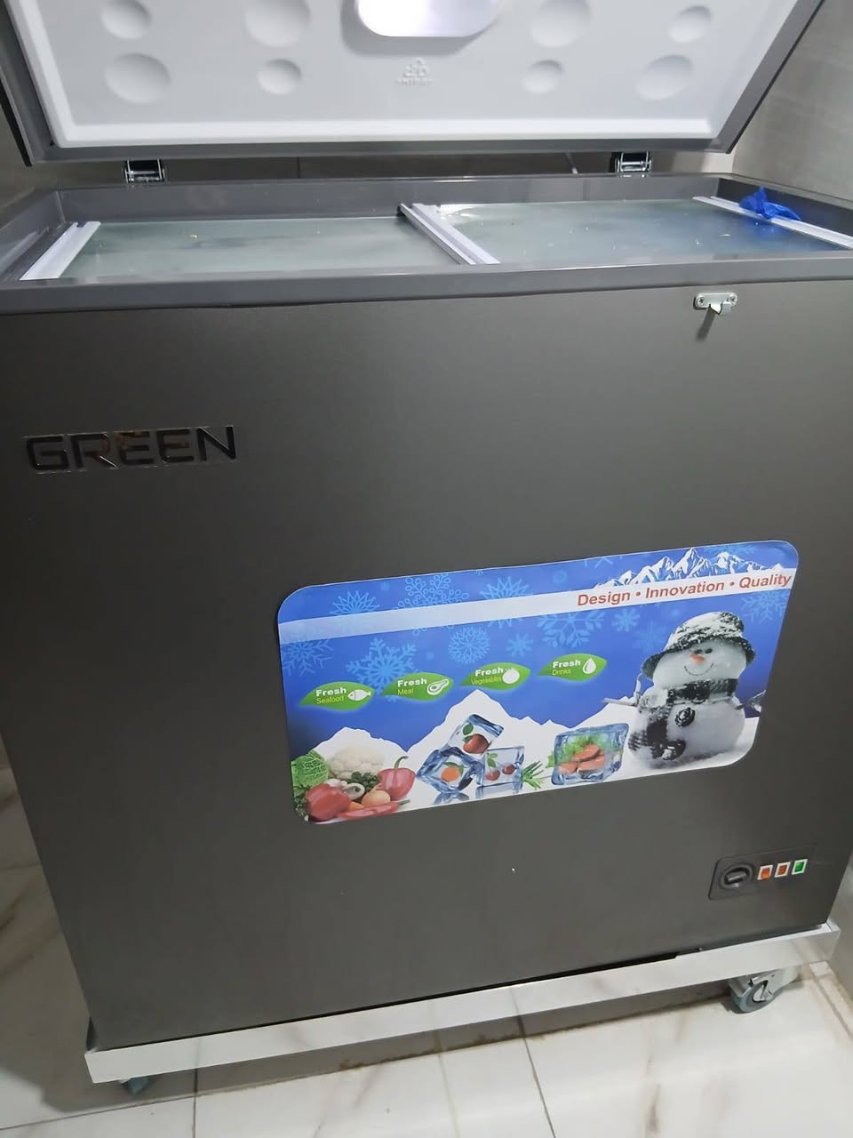 مجمدة GREEN للبيع، استعمال فقط ٣ أشهر وحالتها كلش ممتازة ونظيفة، التجميد بيها ممتاز وقوي وما بيها أي عطل أو مشكلة، مناسبة للبيت وخزن المواد الغذائية وتحافظ عليها بصوره ممتازه حجمها زين وواسعه للخزن واللي يريد يستفسر يراسلني عبر الرقم: ***********
السعر :٣٥٠
مجمدة GREEN للبيع، استعمال فقط ٣ أشهر كلش ممتازة ونظيفة، التجميد بيها ممتاز وقوي وما بيها أي عطل أو مشكلة،  واللي يريد يستفسر سبب البيع مكان صغير العنوان  نجف حي القادسيه  يراسلني عبر الرقم: ***********
