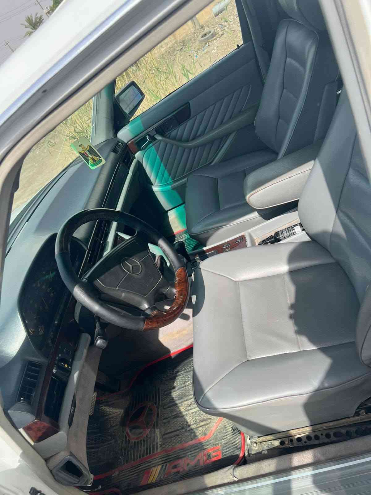 السلام عليكم
الحلال للبيع✅👇👇

مرسيدس جامبو رئاسي 🚗
سي 300
موديل 1991
كير محرك بلادي اصلي شرط لا تنقيص ولا تبخير ✅
 فول مواصفات ✅
ويل كب تأيرات جديد✅
كشنات جلد + كشنات كهربائيه ✅
فتحه سقف ✅
تدفئه وتبريد 🔥☃️
دبل هورن ✅
دبل اريل ✅
دبل بنكه✅
مواصفات معروفه مايحتاج اذكره✅
السياره جديد على وضع الشركه بيه صبغ عل فحص✅
السياره رقم صلاح الدين بسمي وشرط التحويل✅
مكاني تكريت  🌍
سعر 95 وبي مجال 💲
الاستفسار ارقام📲
***********
***********

