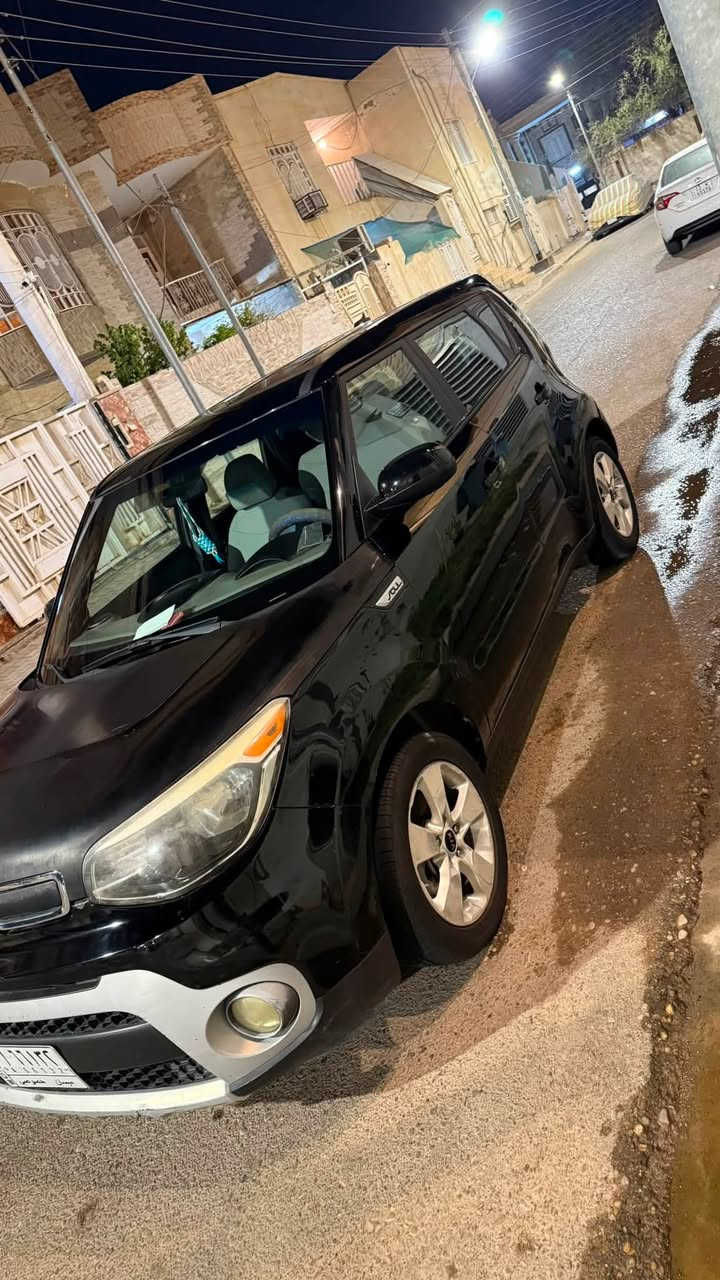 كيا صول موديل 2018 للبيع
المكينة 1600 gdi 
الحادث بنيد مبدل وچاملغ مصبوغ 
ماشية 77000 km كيلو متر 
السعر 100 ورقة وبيها مجال 
التواصل على هذا الرقم ***********
