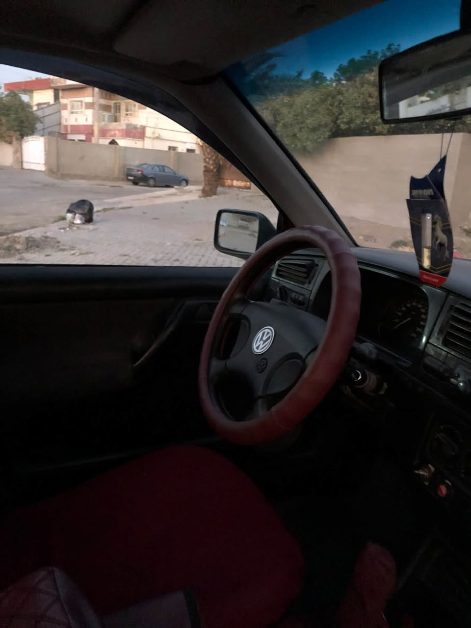 سلام عليكم اخوان كولف نفخ موديل ٩٣ للبيع او مراوس حسب القناعه سياره كير محرك شرط كهربائيات كامل شغال  عليه تخم تاير جديد لايتات زينون  مرتبه سياره تجي تنكر سويج وتطلع  سعره٢٨ وبيه مجال بسيط
سنويه صاقطه بس شرط التحويل  
***********
