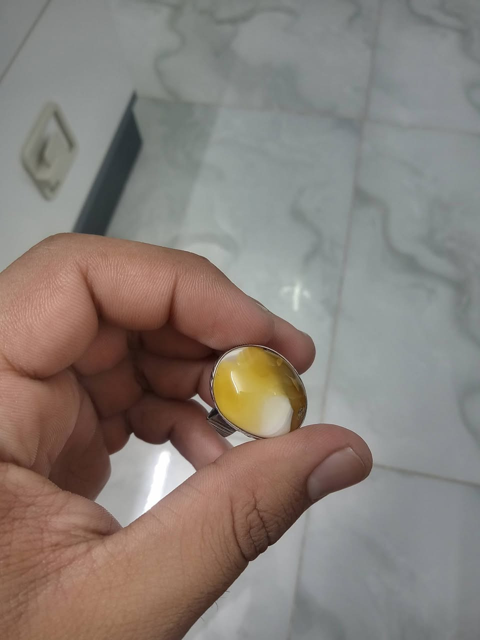 سلام عليكم محبس كهرب حر طبيعي قشطه بعسل صياغه فضه قياس 23 24 مكاني بغداد مدينه الصدر بسعر طيب للتواصل***********
