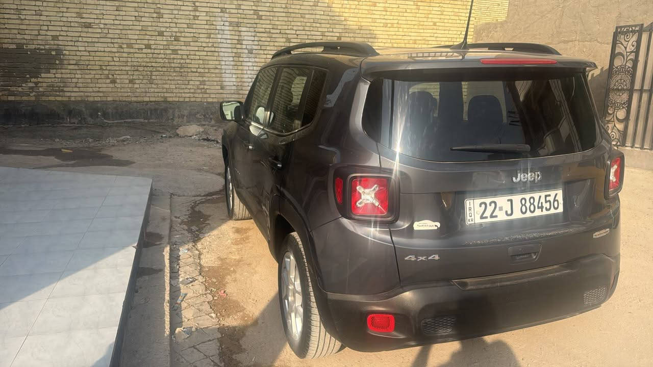 جيب رنيكيد
موديل 2022
نص فول 
حادث بسيط 
السعر 75 ورقه 
ملاحضه لمكينه مالها تدخن بس شغاله السياره
لتوصل ***********
