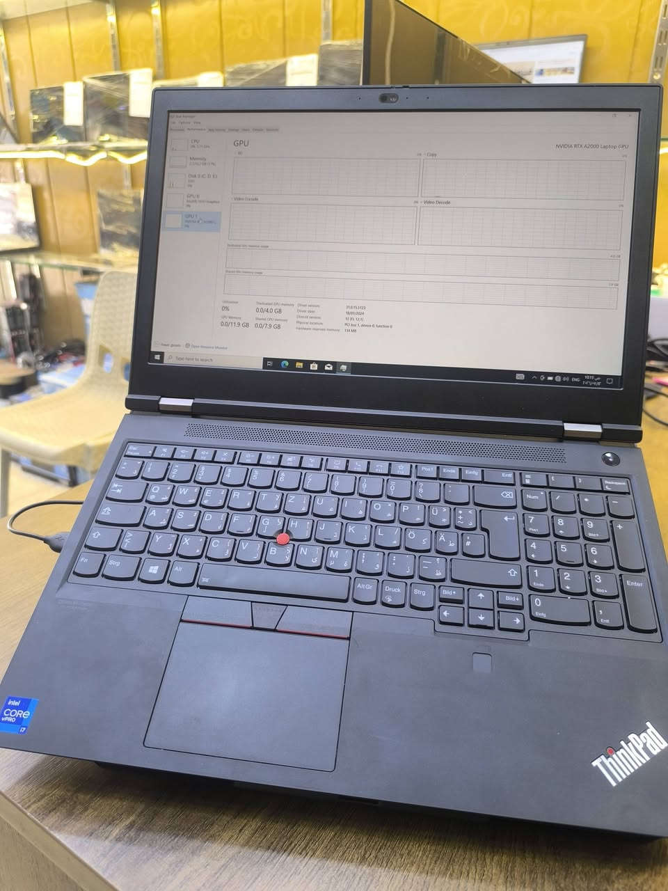 لابتوب      P1
LENOVO THINK PAD 
لابتوب مخصصة للالعاب القوية والبرامج الهندسية الحديثة 
#معالج كور 7 من الجيل 11 نوع H
#وكارت شاشة خارجي 4كيكا نوع NVIDIAQUADRO RTX2000 
#بمواصفات قوية وعالية  مناسبه للبرامج والتطبيقات الهندسية العالية والقوية وبرامج الذكاء الاصطناعي والامن السيبراني،
ومخصصة للالعاب القوية 
#بسعر 780  الف دينار عراقي 
#ويشمل السعر حقيبة وماوس والتوصيل مجانا لكافة محافظات العراق 
#Cpu CI7-11  H
#Hard 512 nvme قابل للتطوير 
#Ram 16 ddr4         قابل للتطوير 
15.6 screen  فول hd
#كارت شاشة خارجي 4 كيكا نوع NVIDIAQUADRO RTX2000 
#كارت شاشة داخلي 8 كيكا   
#Charger dell شاحن اصلي 130 واط  
يمكن للزبون فحص اللابتوب وتشغيله والتأكد من المواصفات قبل الاستلام  اللابتوب.
#نسبة النظافة مائة بالمائة 
#بطارية ممتازة لاتقل عن ساعتان ونصف 
#ضمان لمدة عشرة  أيام للفحص في حالة وجود خلل مصنعي 
#مكتب الابداع الهندسي 
موصل /موصل الجديدة بين مجسر الجديدة ودورة عبواليسي بمحلات الكنيسة 
/مكتب الابداع الهندسي/للتواصل والحجز 
*********** واتس.
