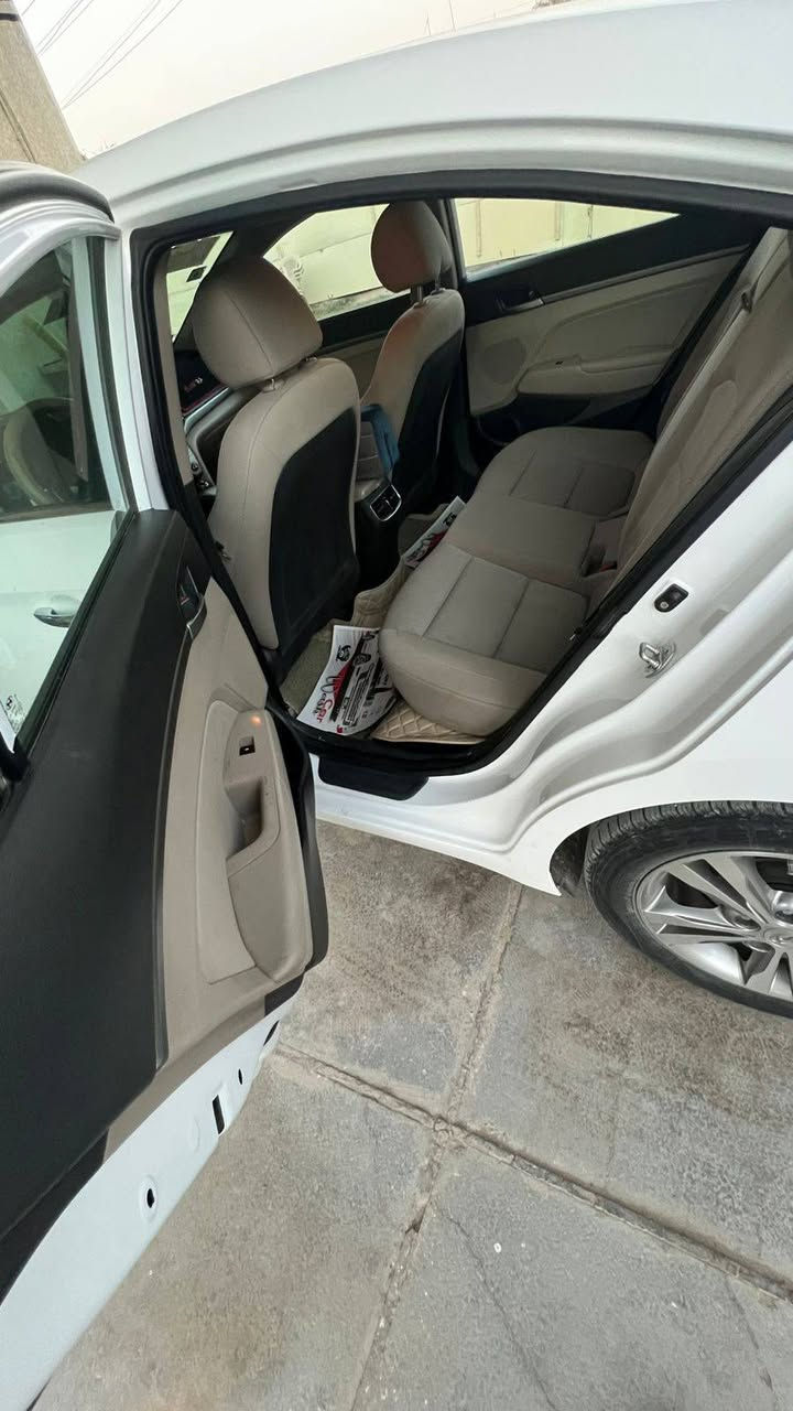 السلام عليكم.....
النترا موديل 18 ،. محرك 2000..

رقم بغداد تحويل مباشر... السيارة مبدل بيها قطعه قبق جنطه فقط  والقبق الثاني موجود ... السعر 145وبيها مجال بسيط ومايكون اله خاطر الشراي توكلنا على الله 
 العنوان بغداد 

للاستفسار الاتصال بالرقم وبي واتساب 

***********
