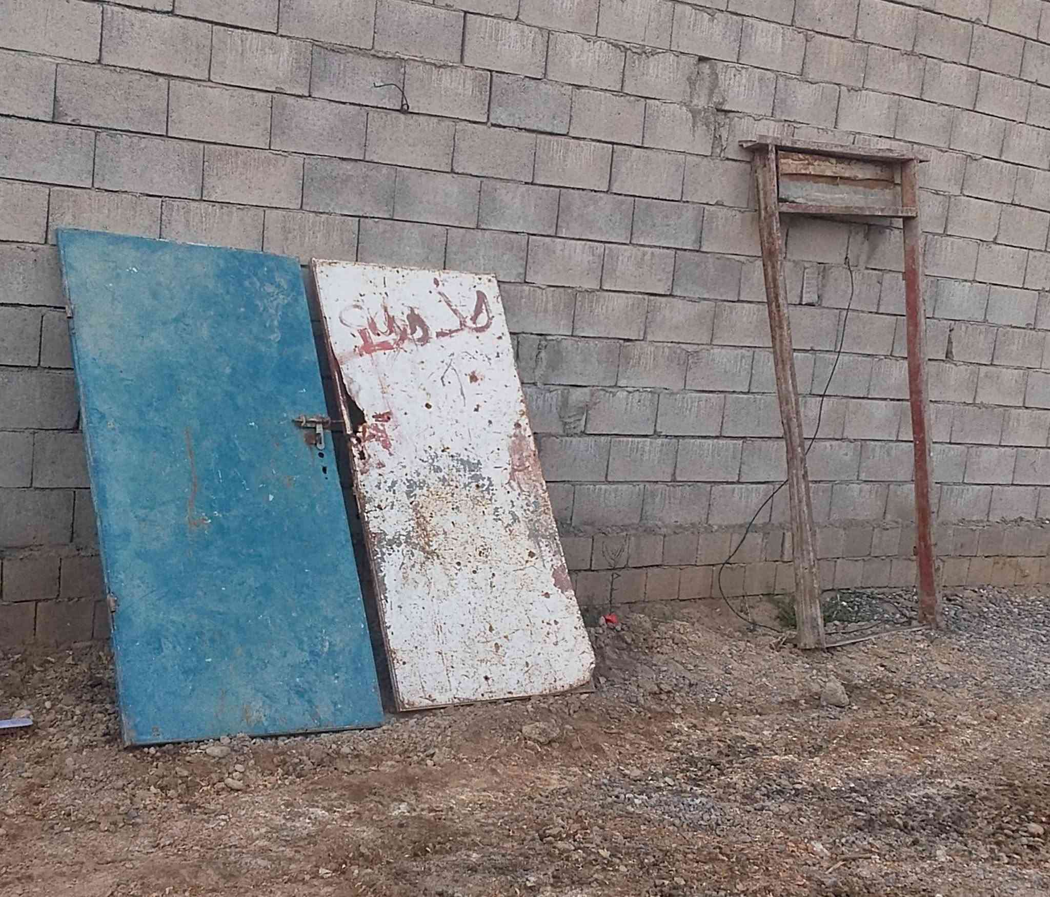 بوب وملابن وشباك للبيع حديد ثقيل ***********
