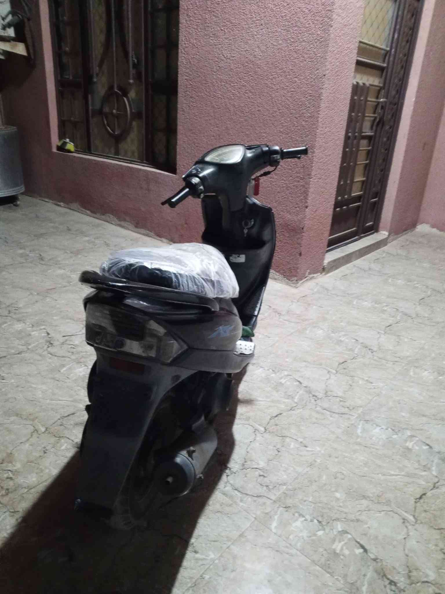 مكلف بل ناشر
سلام عليكم ماكس البيع دراجه جديده 55كفراته ابلاديه ختم واحد ويه السوادات درجة مكينه ناعمه خرسه شلعه ومعدل كهربائي كله شغاله سلف وهندر دراجة اتخبل مكان كوت داموك سعره على رقم***********
