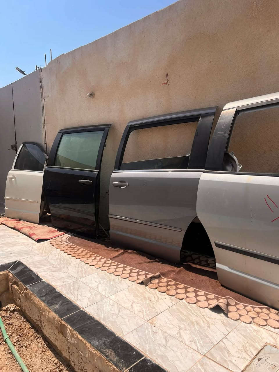 جميع أبواب الدوج كرفان للبيع سعر القطعه 50الف عراقي وإذا جمله أبيع بسعر مناسب العنوان بصره أبي الخصيب***********
