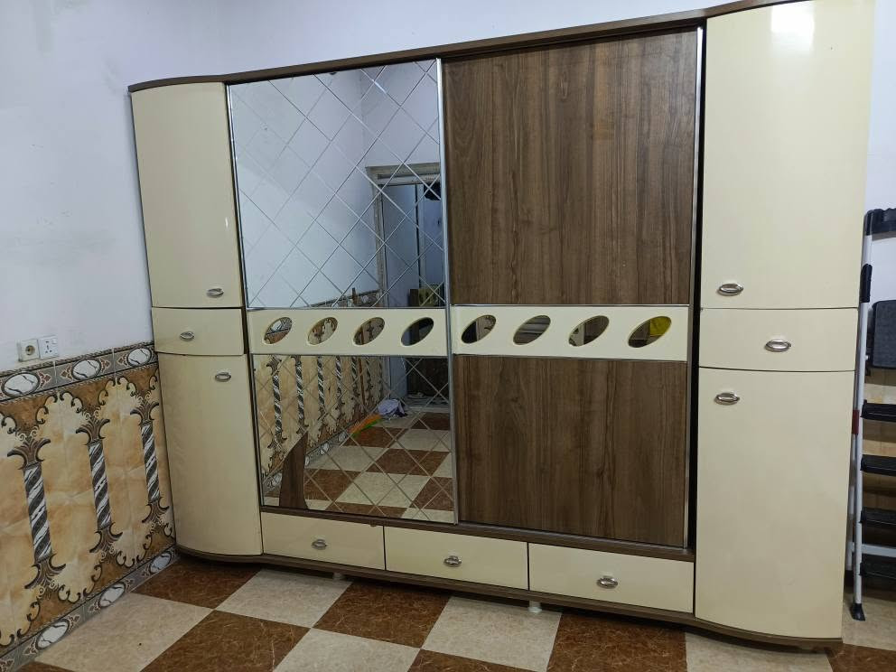 ميز تواليت • ٥ قطع • كركوك