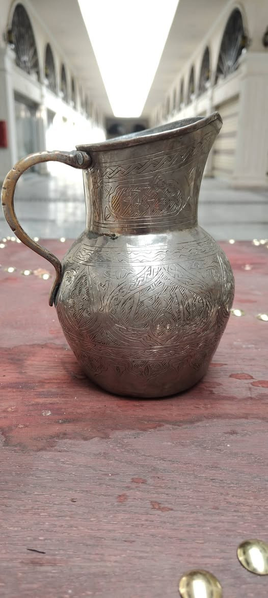 السلام عليكم
دولكة نحاس منقوشة بالكامل. مختم. عمر كيال. خاليه من اي عذر لتواصل اكتب تم او وات ساب ***********
