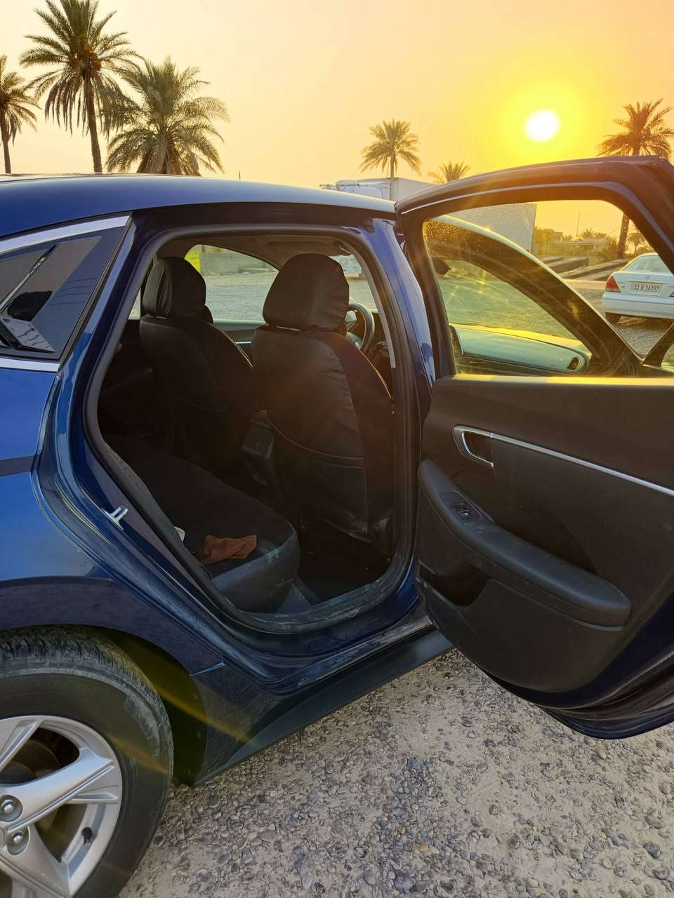 السلام عليكم
للبيع سوناتا ٢١ رقم اربيل تحويل مباشر وارد امريكي ضرر جاملغ امامي ايسر بدون دواخل كير و مكينه وتبريد وحداديه مكفوله  مواصفات عاديه مابيهاا اي نقص 
السعر ١٤٥ وبيهاا مجال 
مكان السياره الانبار الكرمه 
***********
