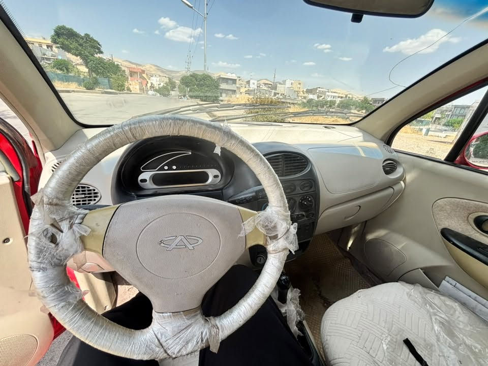شیری کیو کیو ٢٠١٠سەیارەیەکی زۆر پاکو بێکێشەیە و گێڕو مەکینەو کارەبای بەشەرت رەقەم بغداد ئەوەلیاتی هەیە بەنزین زۆر کەم دەخوات زۆر بێ مەسرەف و توندو تۆڵە***********
